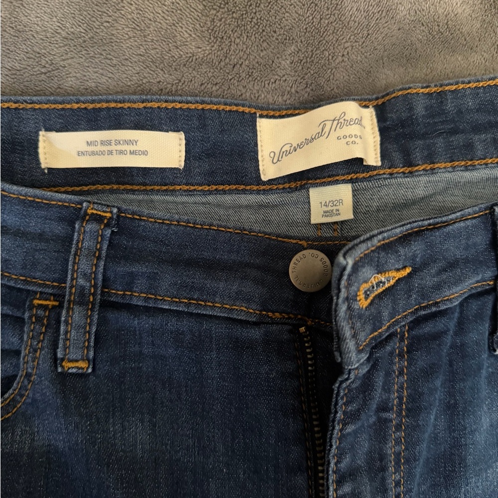 Universal Thread Women's Dark Blue Skinny Jeans